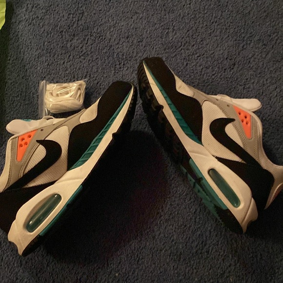 Nike Air Max. Size 9 - Picture 4 of 5
